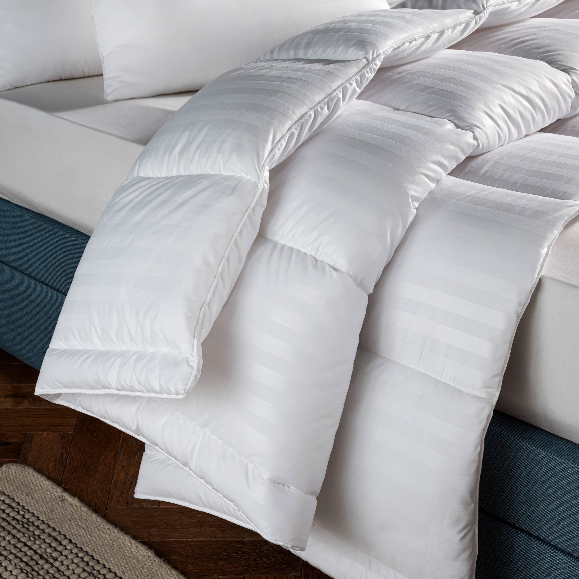 Better Bedding Striped Microfibre Duvet – Lightweight, Anti Allergy Quilt – Hotel Quality Bedding – All Sizes & Togs Available
