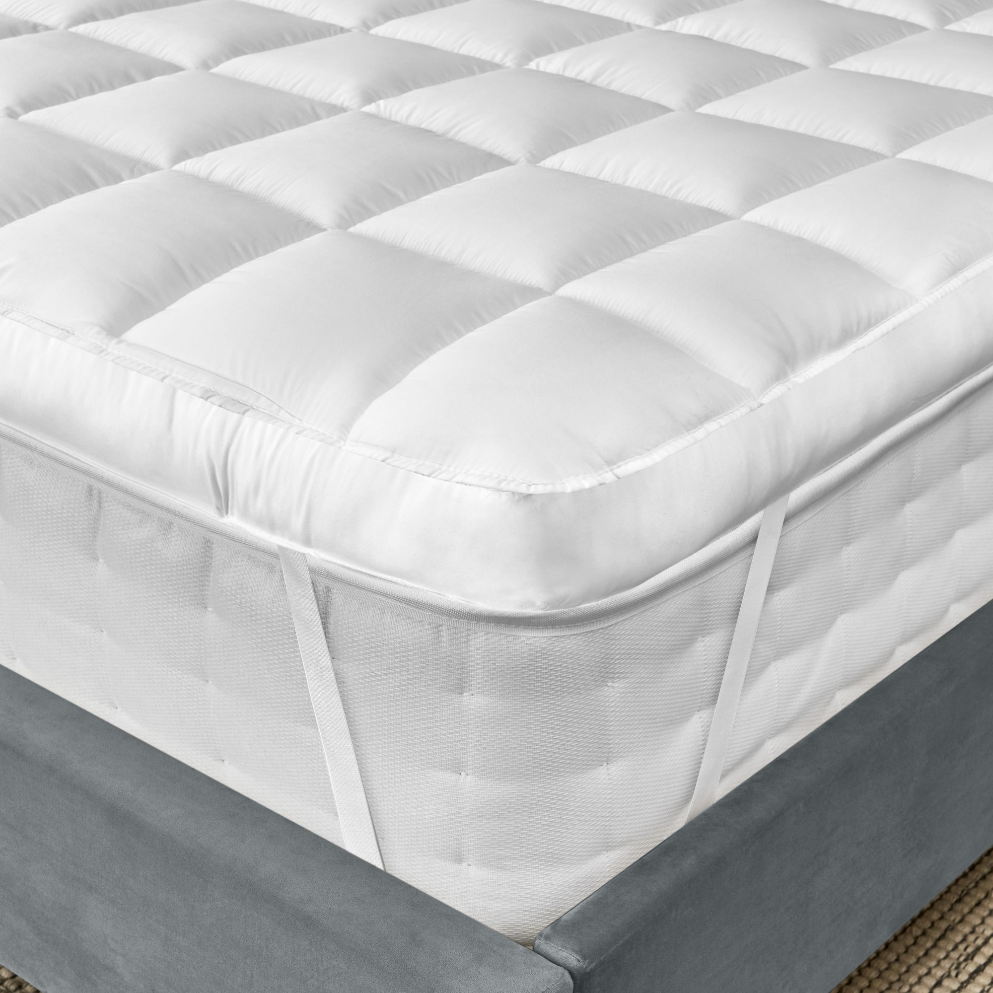 Better Bedding Premium Goose Feather & Down Mattress Topper – Plush 5 Inch Depth with Baffle Box Design & Elasticated Corner Straps – Available in All Sizes