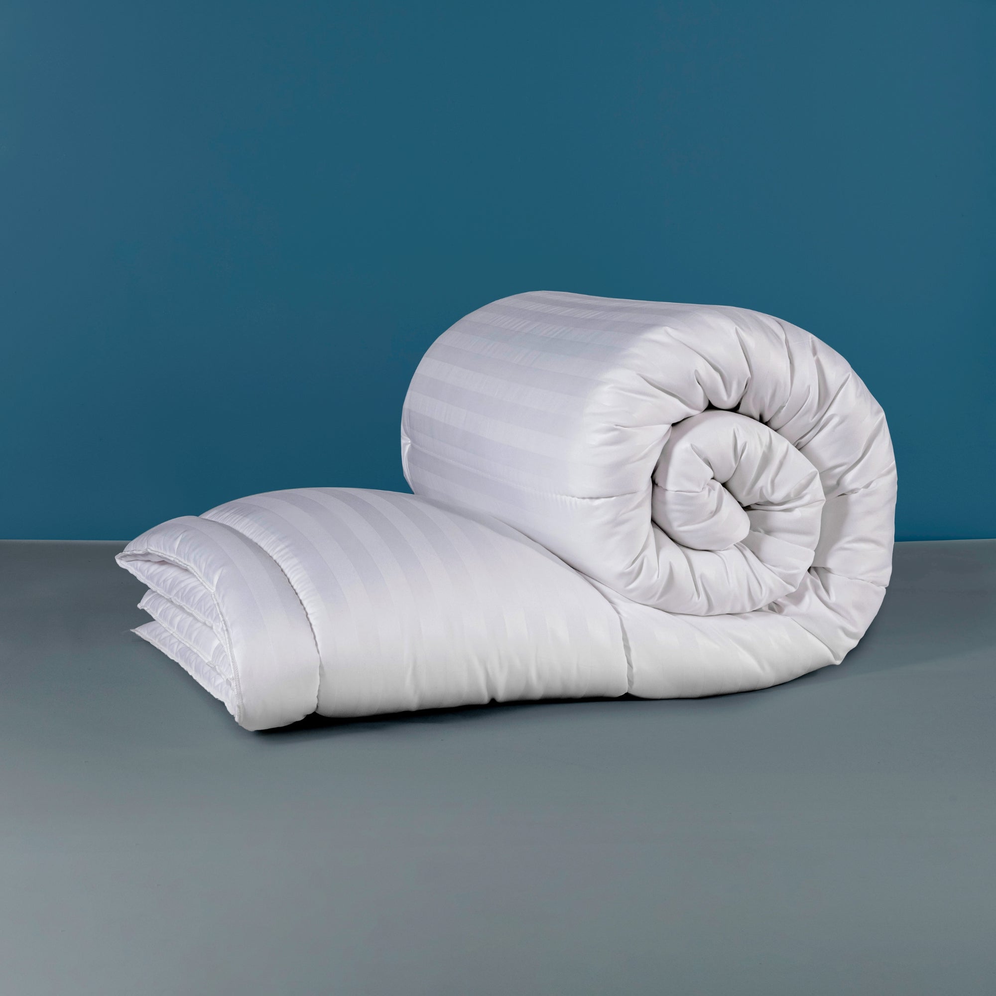Better Bedding Striped Microfibre Duvet – Lightweight, Anti Allergy Quilt – Hotel Quality Bedding – All Sizes & Togs Available