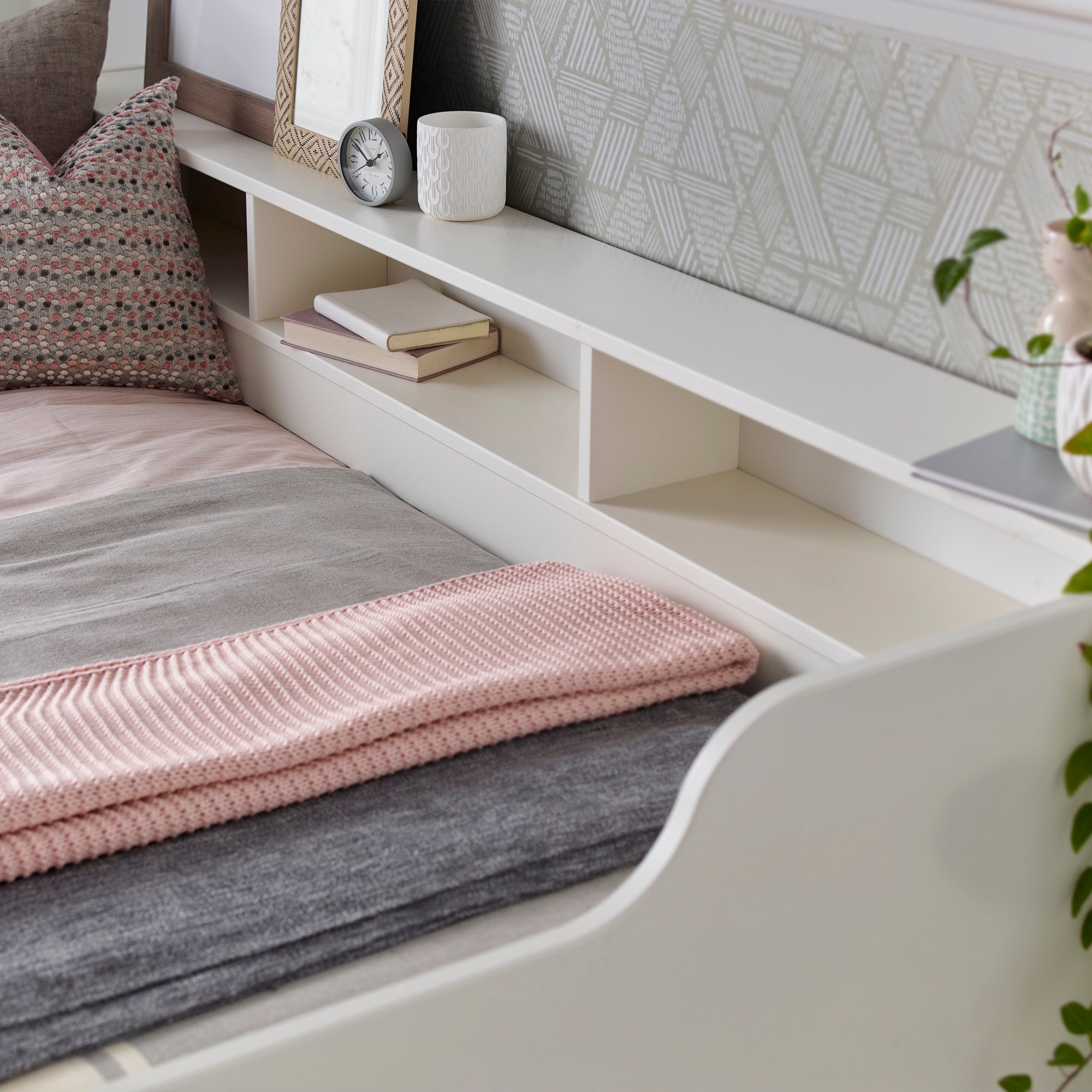 Tyler Guest Bed